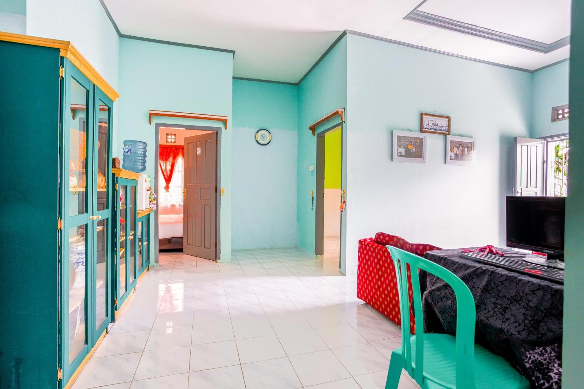 Oyo 2903 Putri Residence Syariah Bukittinggi Exterior foto